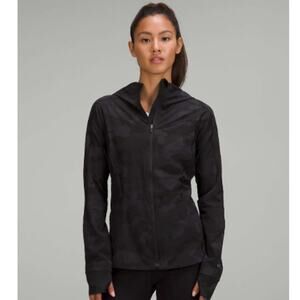 Lululemon Mist Over Windbreaker Heritage 365 Camo Deep Coal Multi size 14